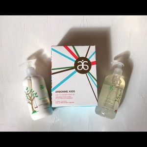 Arbonne kids holiday set - lotion and body wash